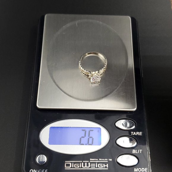 Size 7 Sterling Silver Heart Cutout Accents Cubic Zirconia Ring - Picture 7 of 7